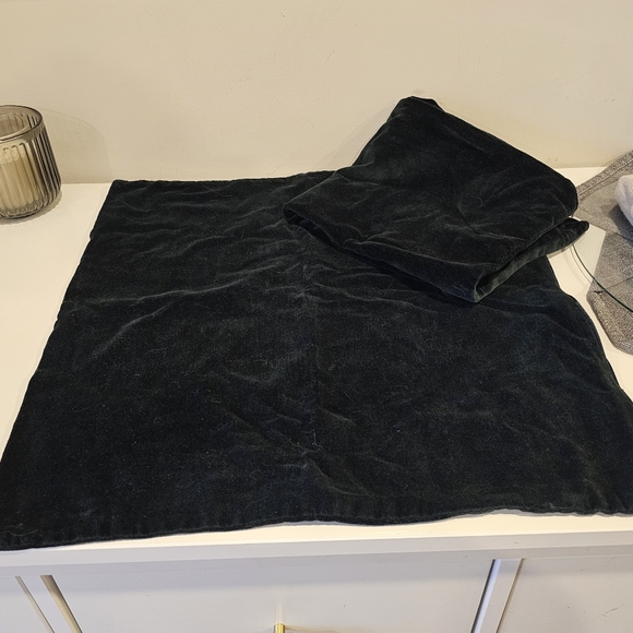 Dark green velvet pillow covers - Picture 2 of 2